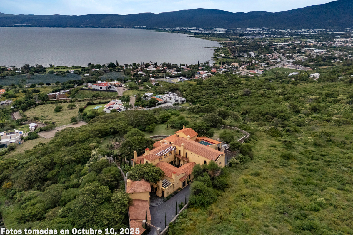 01 The Estate is on almost 3 Acres of Land