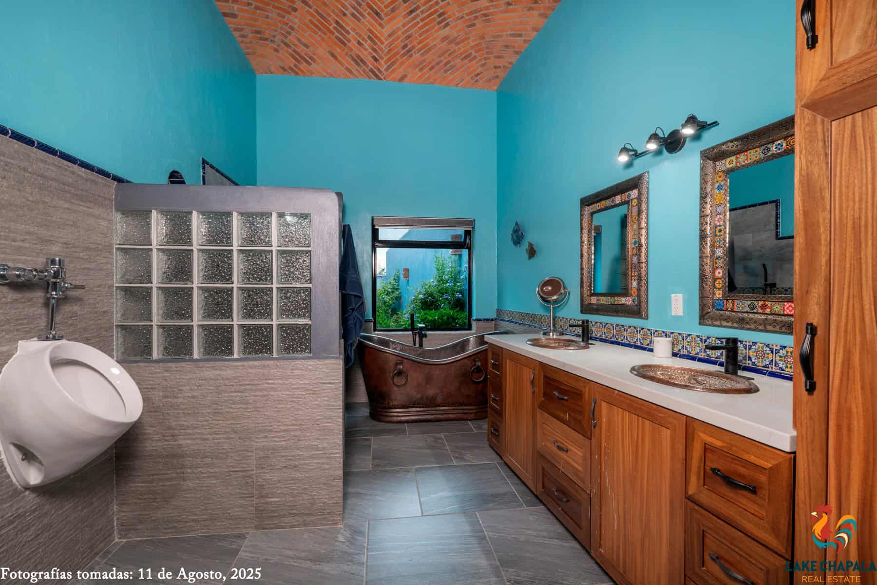 08 Master Ensuite with Garden View Soaking Tub