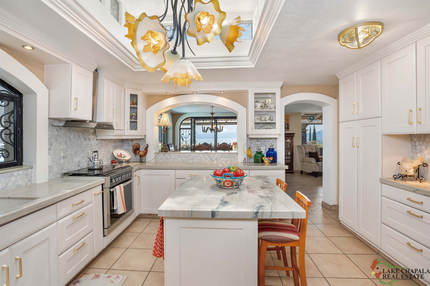 02 Fully Remodeled Kitchen with Quartz Countertops