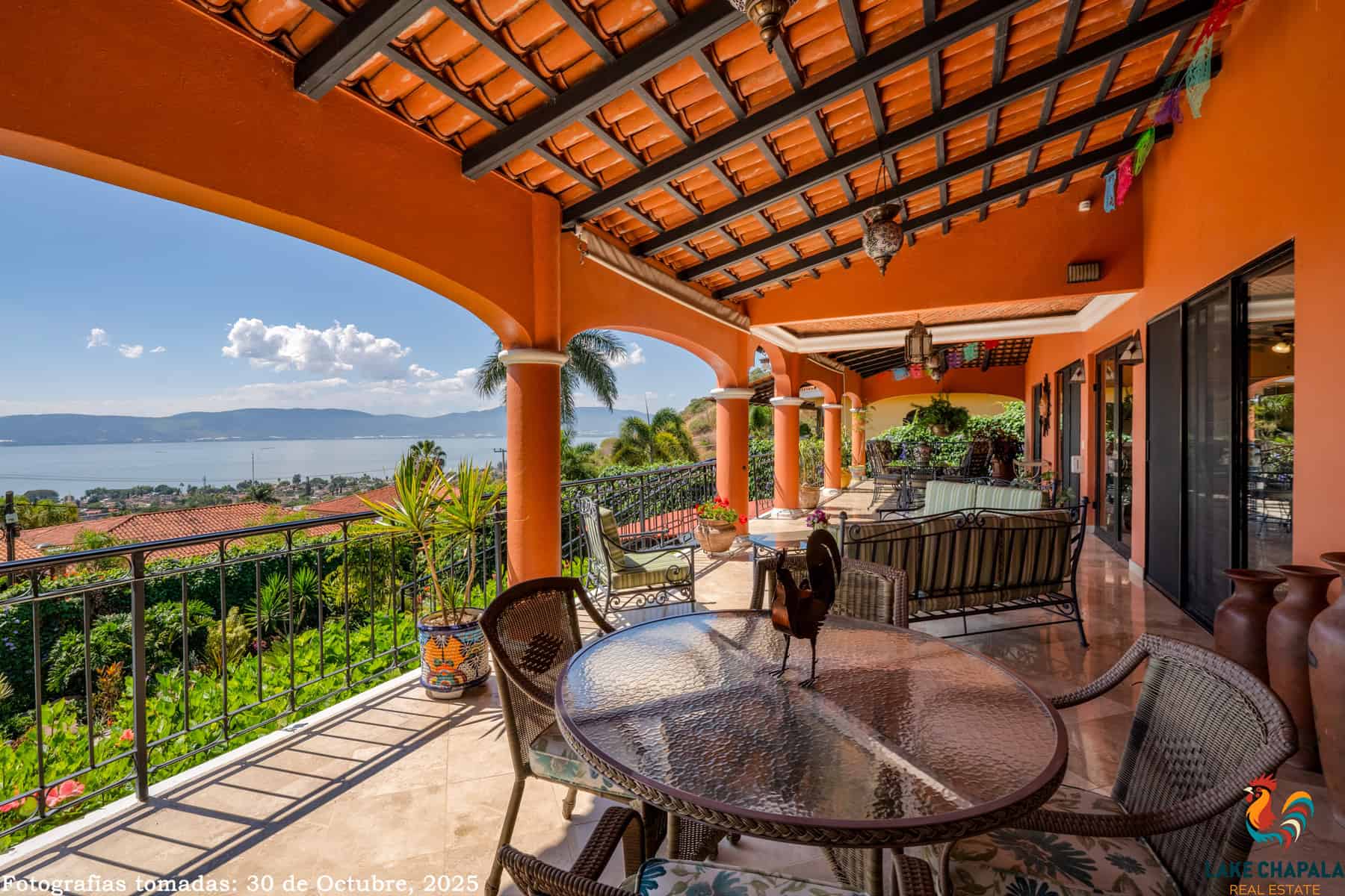 03 South Facing Terrace has 2 Dining and 2 Living Areas