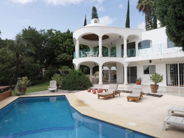 001 Elegant Resort Style Duplex Hacienda with Solar Heated Pool