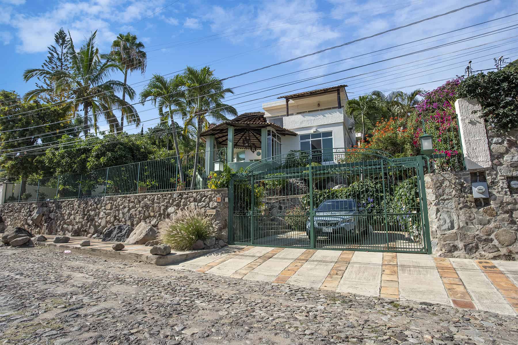 05 Slight Street Elevation Offers Privacy