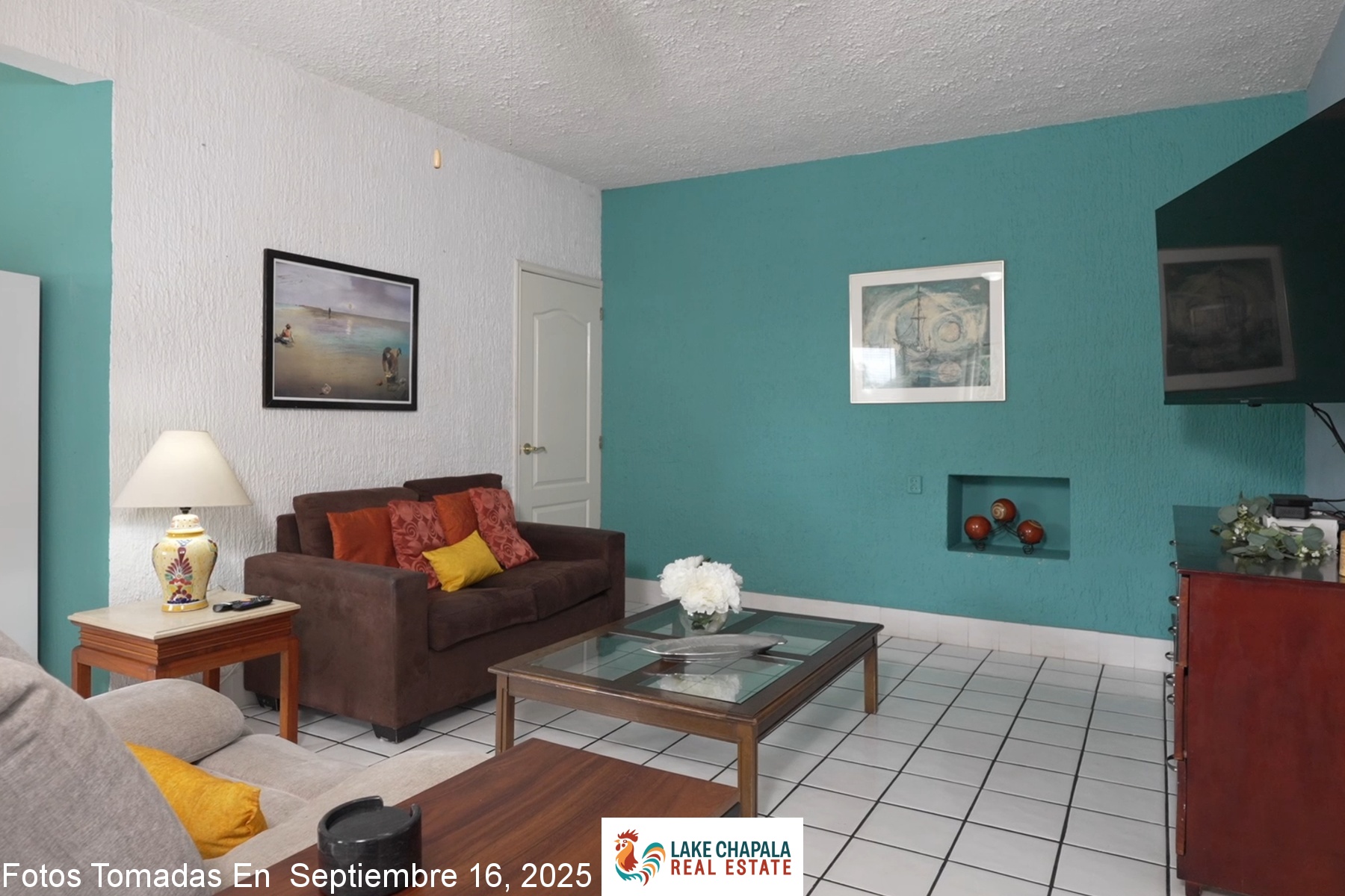 010 Living Room Ground Floor Unit