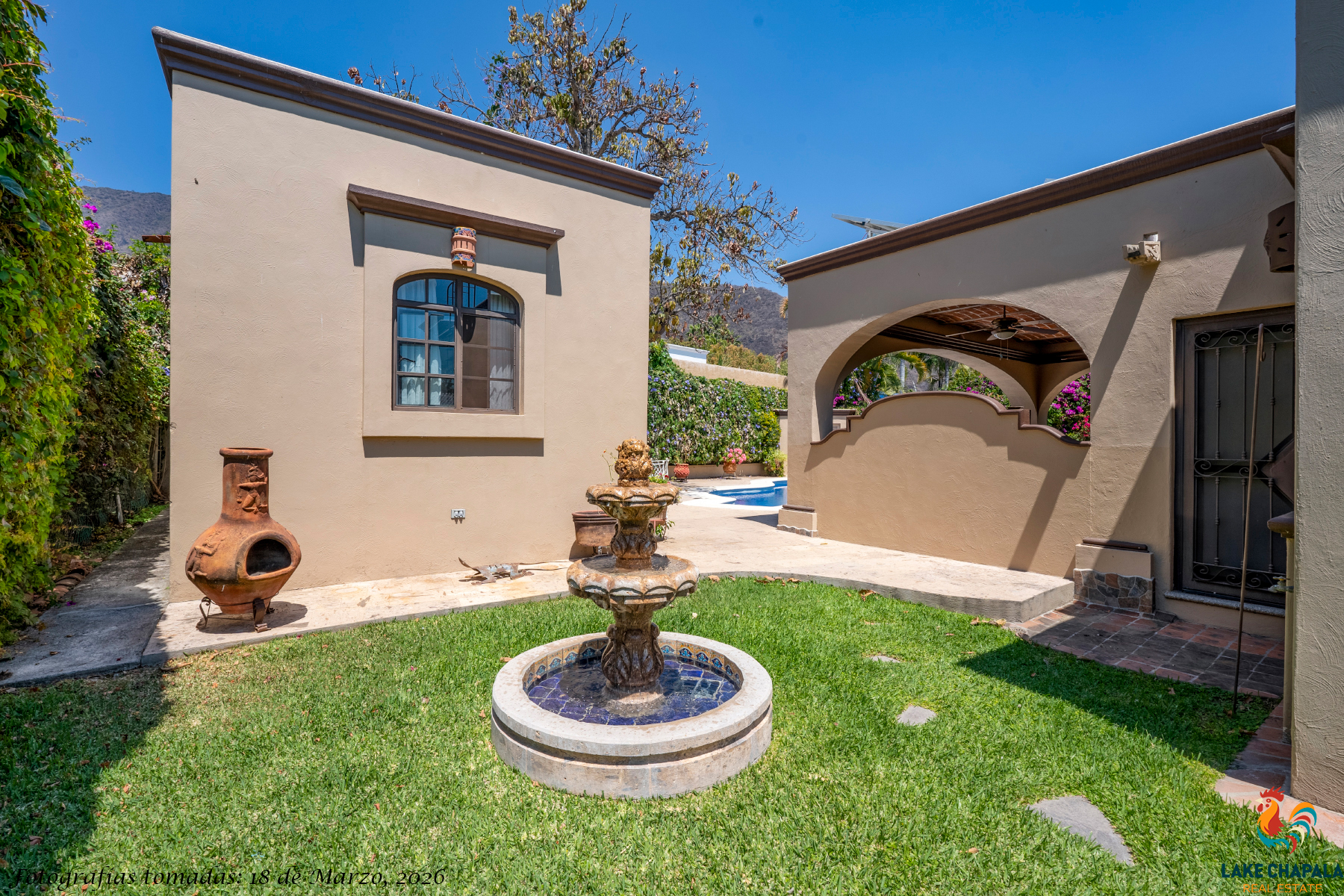 14 Side Garden with Fountain