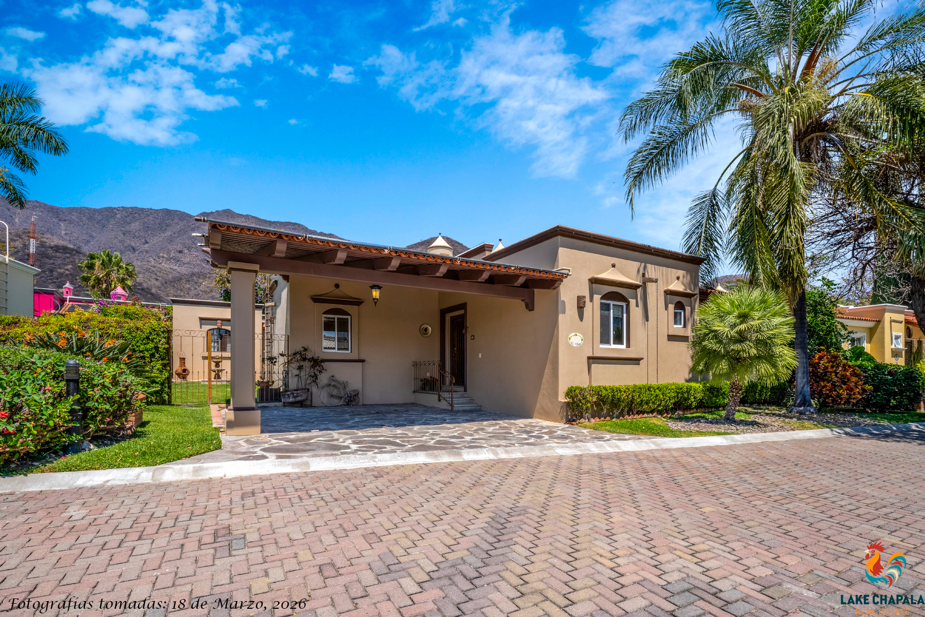 15 Colonial Casual Elegance