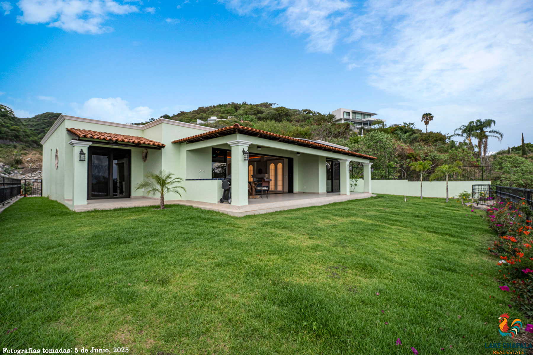 17 Spacious Level Garden for Pets or Pool