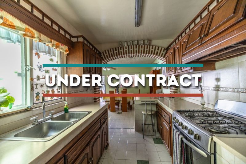 UNDER CONTRACT CASA TOMASIC